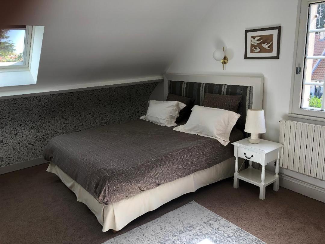 Le Clos Fleuri - Chambres D'Hotes อังแซ็ง ภายนอก รูปภาพ