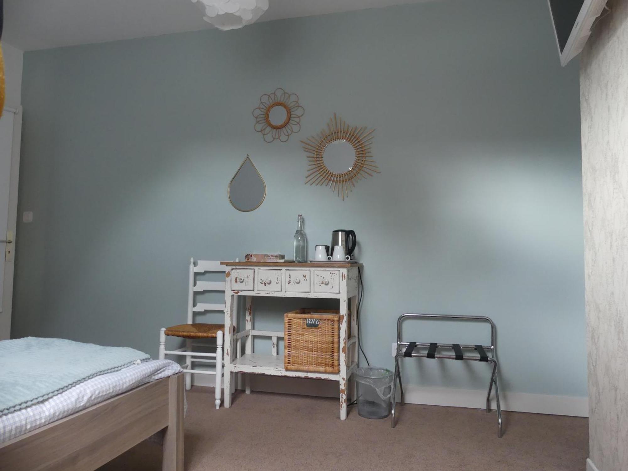 Le Clos Fleuri - Chambres D'Hotes อังแซ็ง ภายนอก รูปภาพ