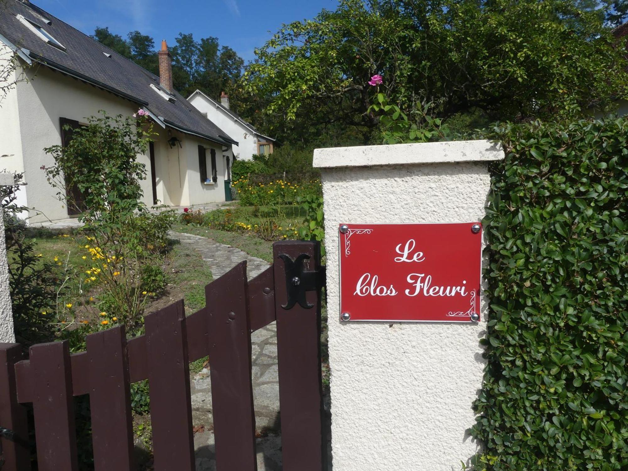 Le Clos Fleuri - Chambres D'Hotes อังแซ็ง ภายนอก รูปภาพ